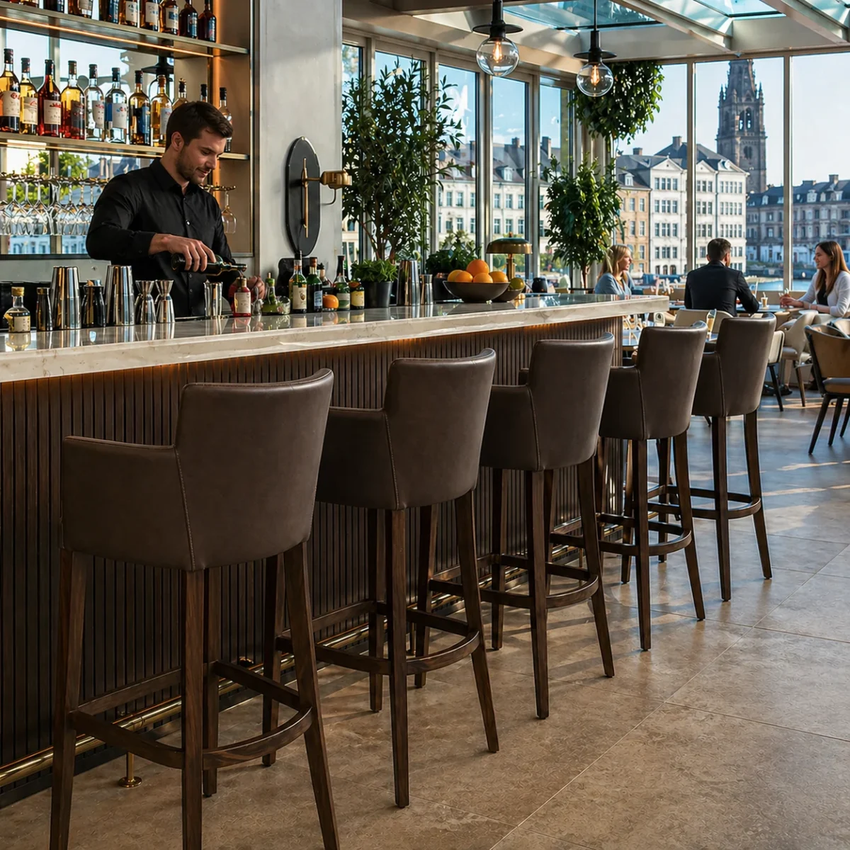 Horeca-Houten-Bar-Armstoel-OMEGA-Bruin-Kunstleer-2